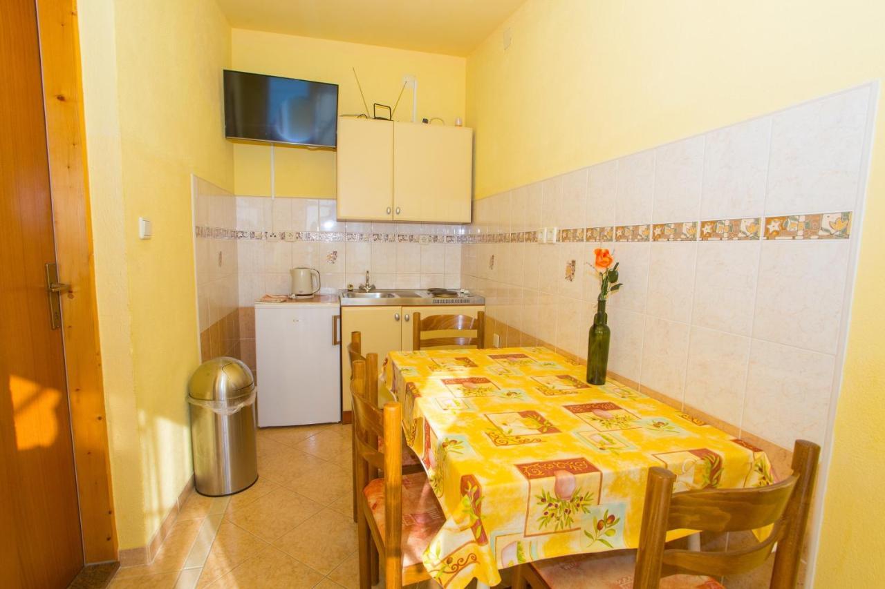 Apartments With A Parking Space Baska Voda, Makarska - 6761 Esterno foto