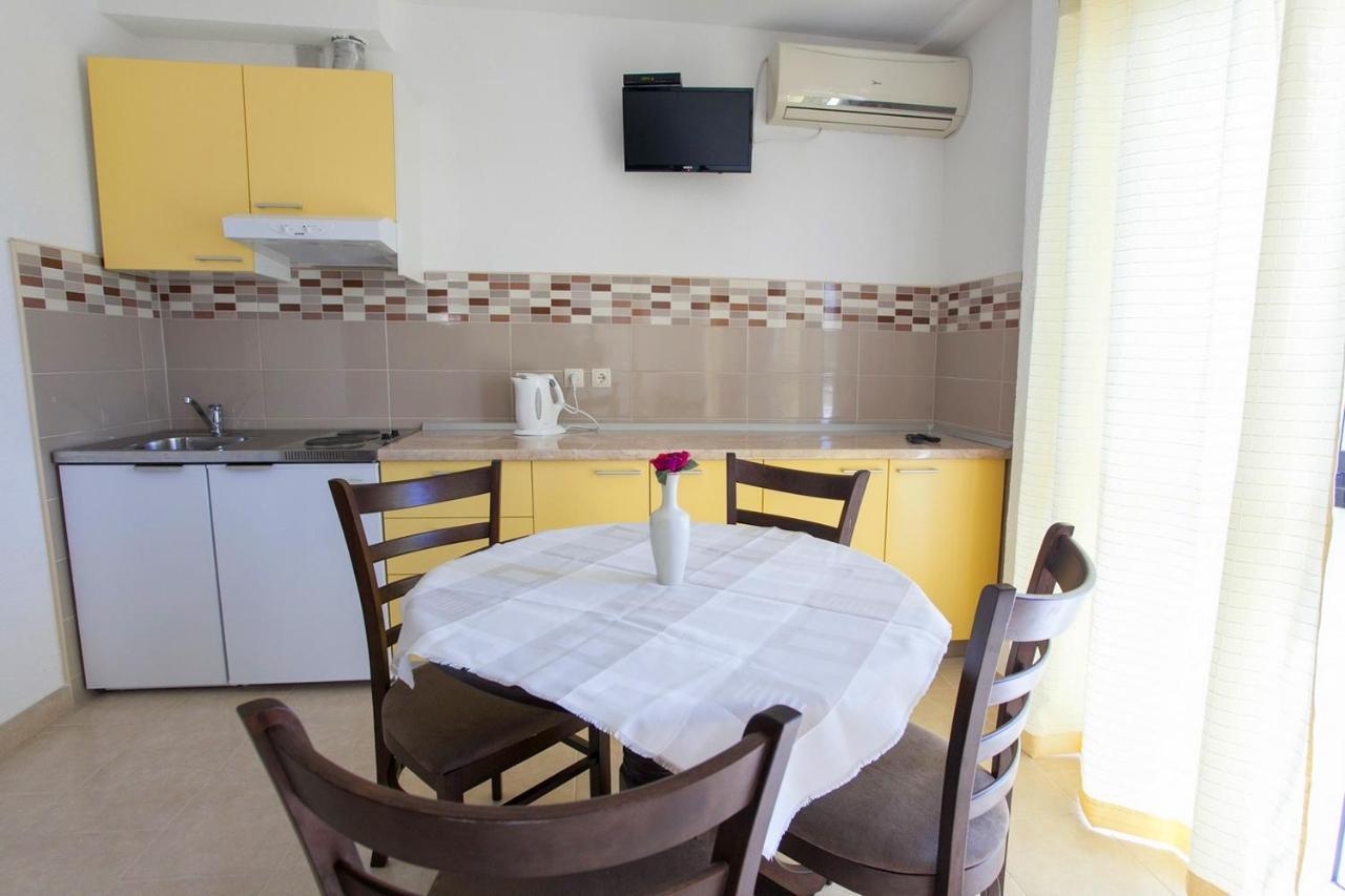 Apartments With A Parking Space Baska Voda, Makarska - 6761 Esterno foto